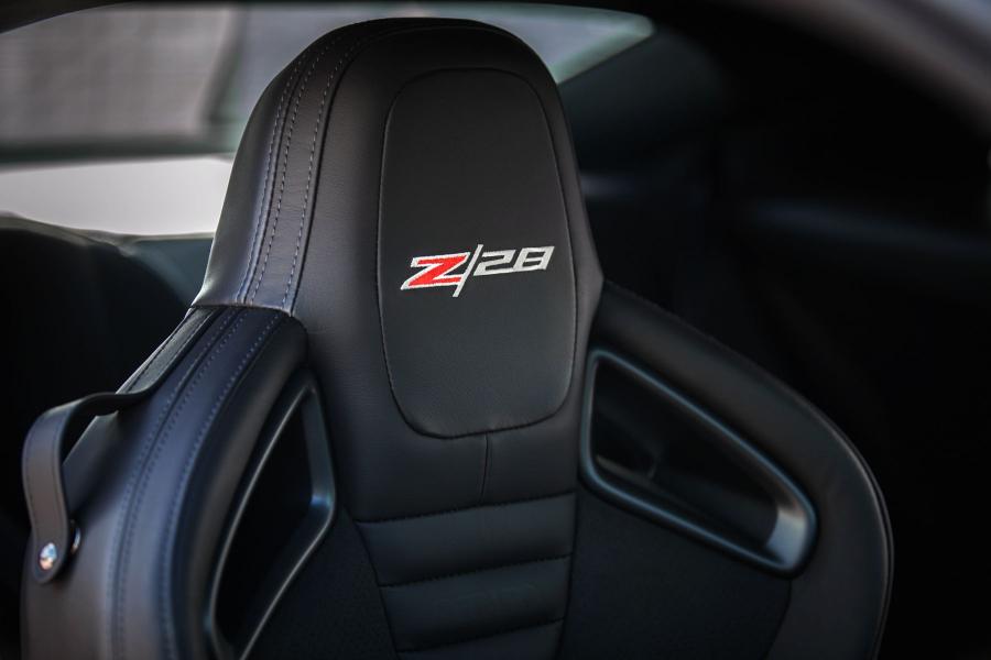 Детали интерьера Chevrolet Camaro Z28 Chris Harris Car 2015 года  (фото 65 из 138)